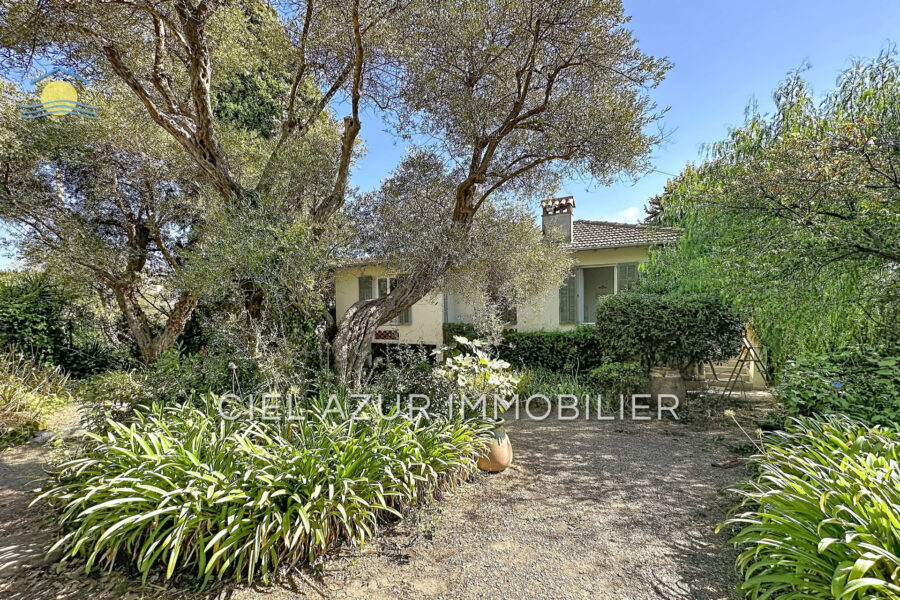 Maison à vendre à Juan-les-pins — Vue dégagée — photo 1