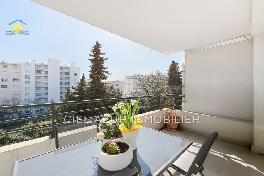 Appartement à vendre à Juan-les-pins — Vue sur la ville — photo 8