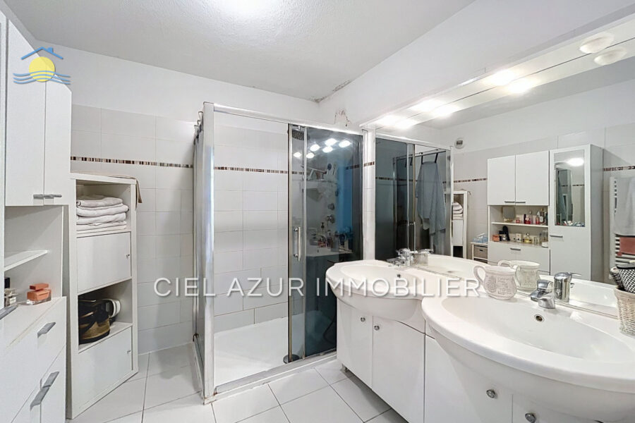 Appartement à vendre à Juan-les-pins — Vue sur la ville — photo 9