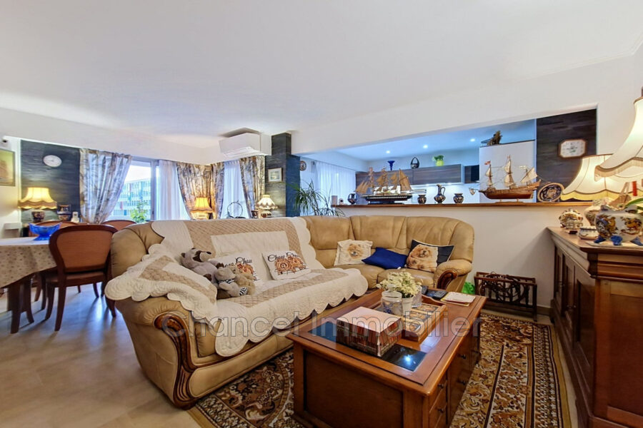 Appartement à vendre à Antibes — Vue sur la ville — photo 4