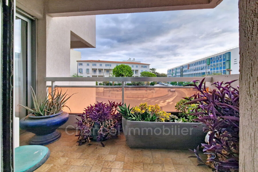 Appartement à vendre à Antibes — Vue sur la ville — photo 1