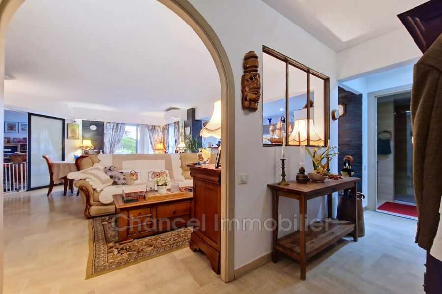 Appartement à vendre à Antibes — Vue sur la ville — photo 9