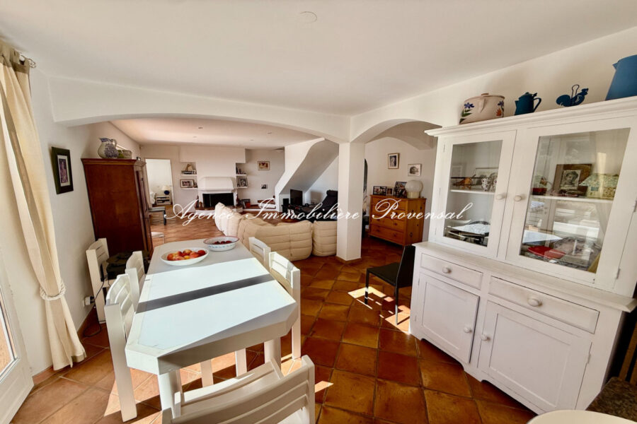 Maison à vendre à Sainte-maxime — Vue mer — photo 9