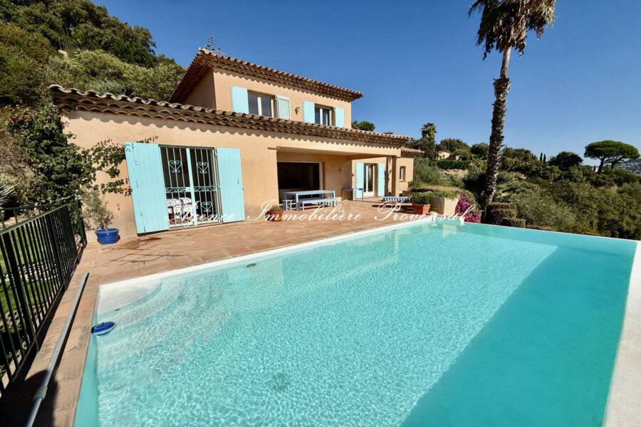 Maison à vendre à Sainte-maxime — Vue mer — photo 3