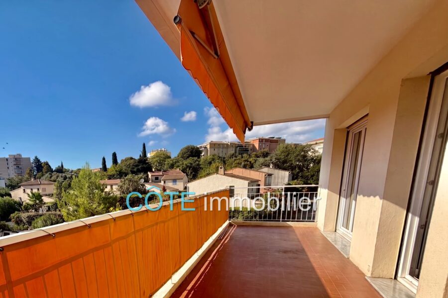 Appartement à vendre à Antibes — Vue sur la ville — photo 1