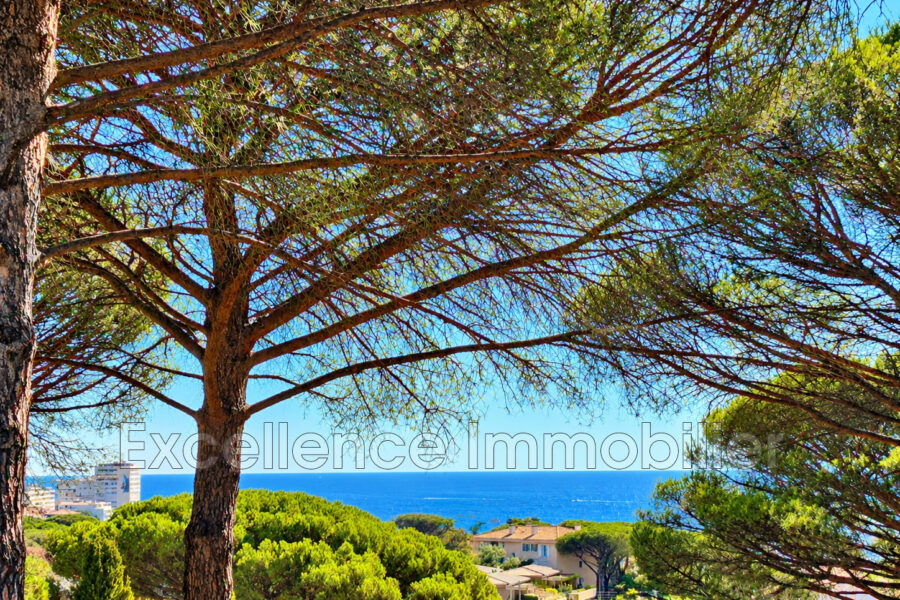 Maison à vendre à Sainte-maxime — Vue mer — photo 1