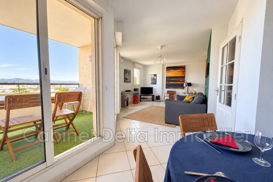 Appartement à vendre à Sanary-sur-mer — Vue sur la ville — photo 1