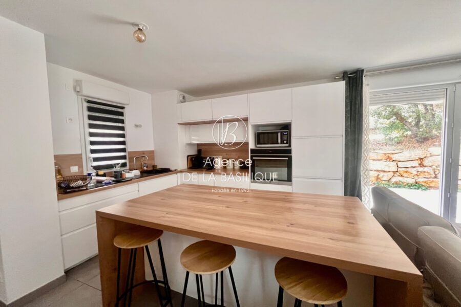 Maison à vendre à Saint-maximin-la-sainte-baume — Vue nature — photo 4