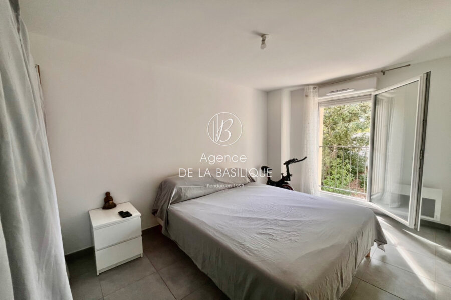 Maison à vendre à Saint-maximin-la-sainte-baume — Vue nature — photo 10