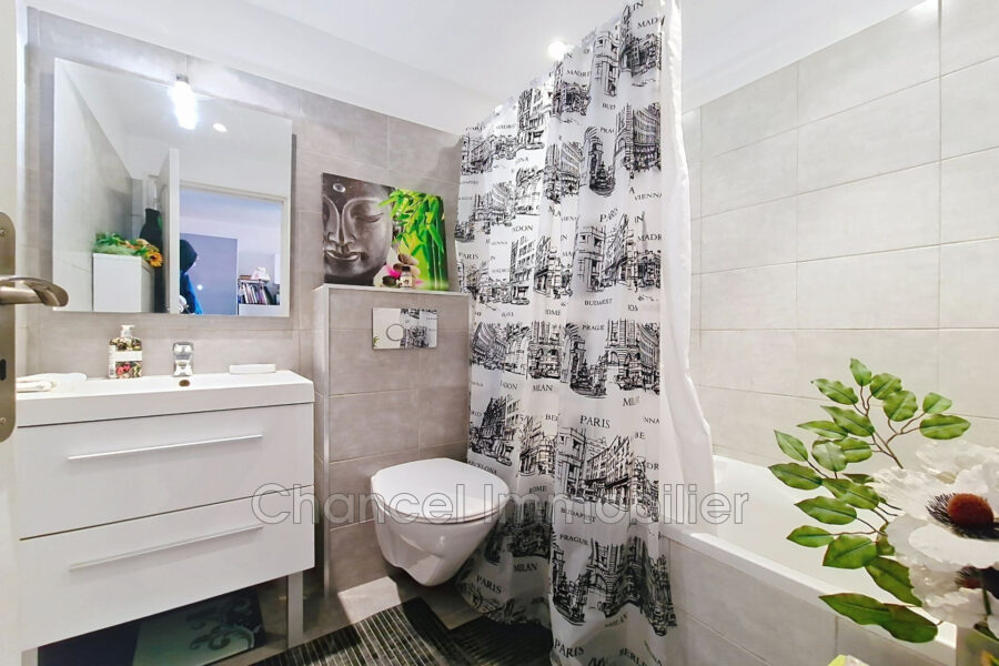 Appartement à vendre à Saint-laurent-du-var — Vue sur la ville — photo 5