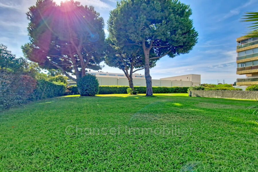 Appartement à vendre à Saint-laurent-du-var — Vue sur la ville — photo 8