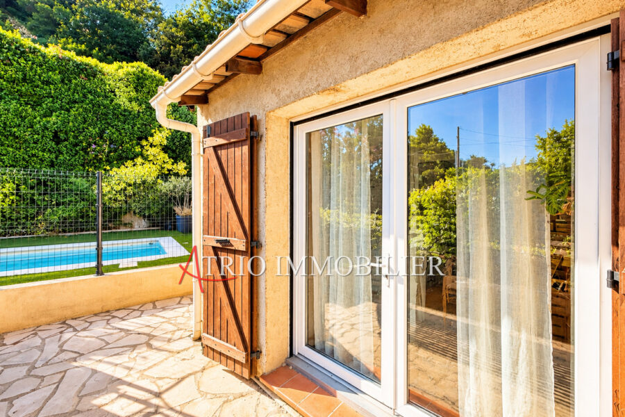 Maison à vendre à Cagnes-sur-Mer — Vue sur la ville — photo 3