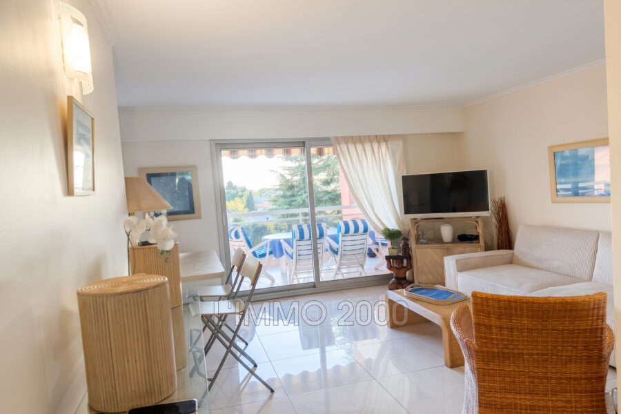 Appartement à louer à Antibes — Vue parc & jardin — photo 2