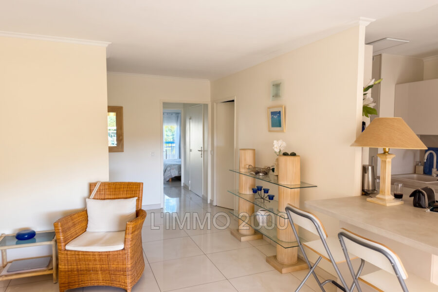 Appartement à louer à Antibes — Vue parc & jardin — photo 14