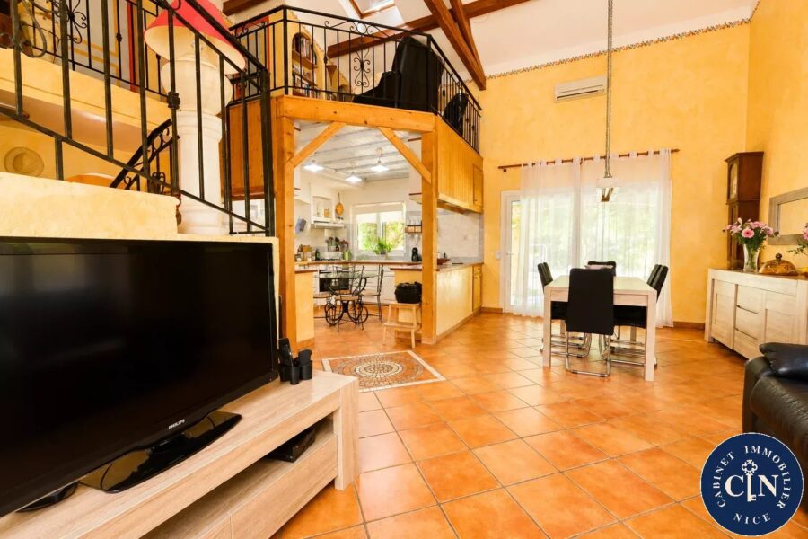 Maison à vendre à Le broc — Vue montagne — photo 8