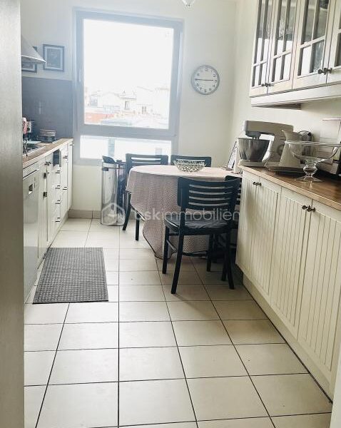 Appartement à vendre à Paris 14e arrondissement — Vue sur la ville — photo 7
