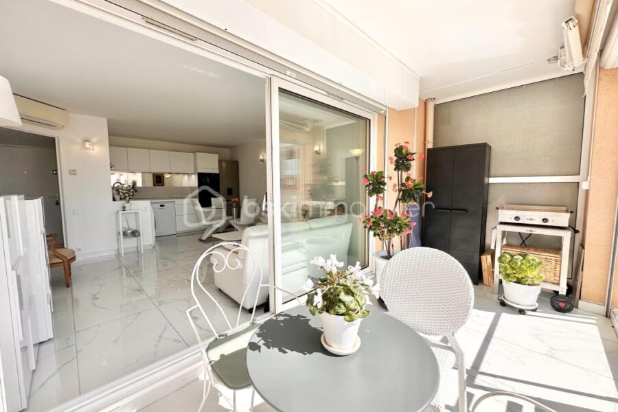 Appartement à vendre à Golfe juan — Vue mer — photo 8