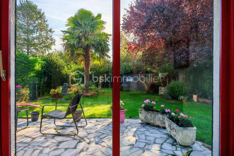 Maison à vendre à Emmerin — Vue parc & jardin — photo 1