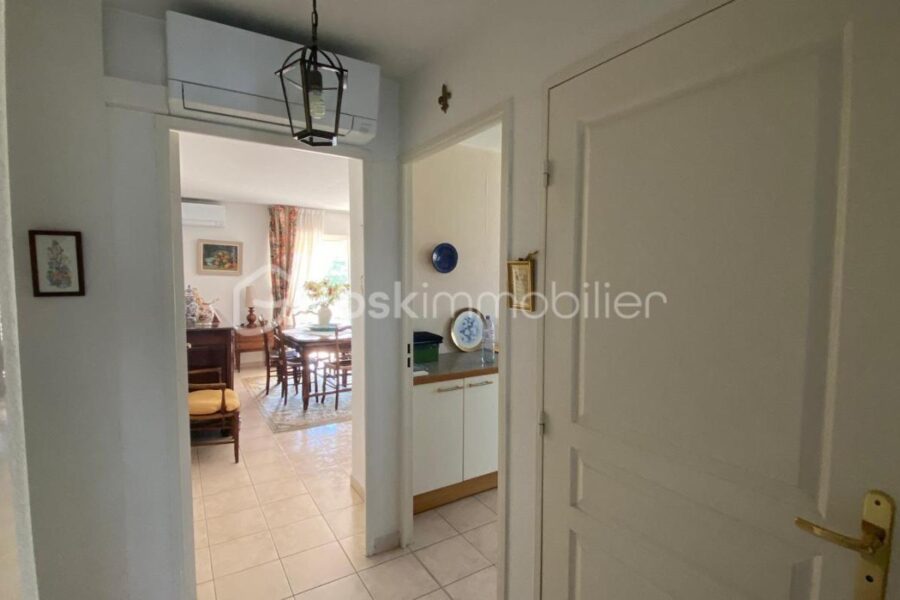 Appartement à vendre à Saint raphael — Vue sur la ville — photo 7