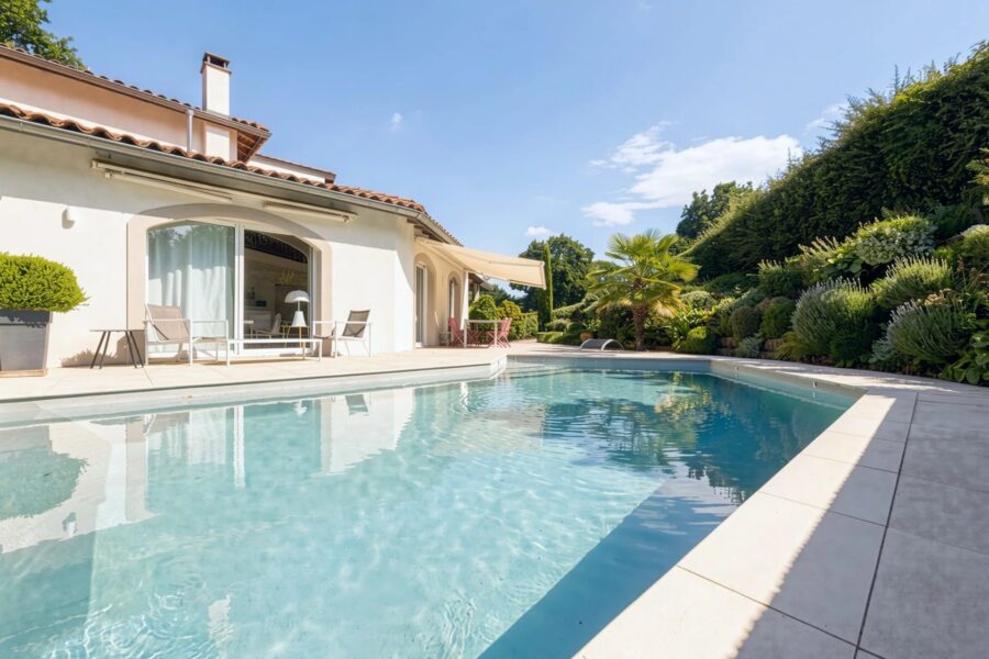 Maison à vendre à Charbonnières-les-bains — Vue parc & jardin — photo 2