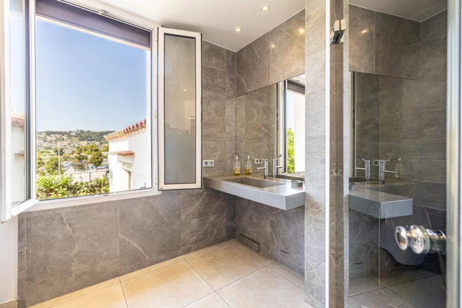 Maison à vendre à Nice — Vue montagne — photo 16