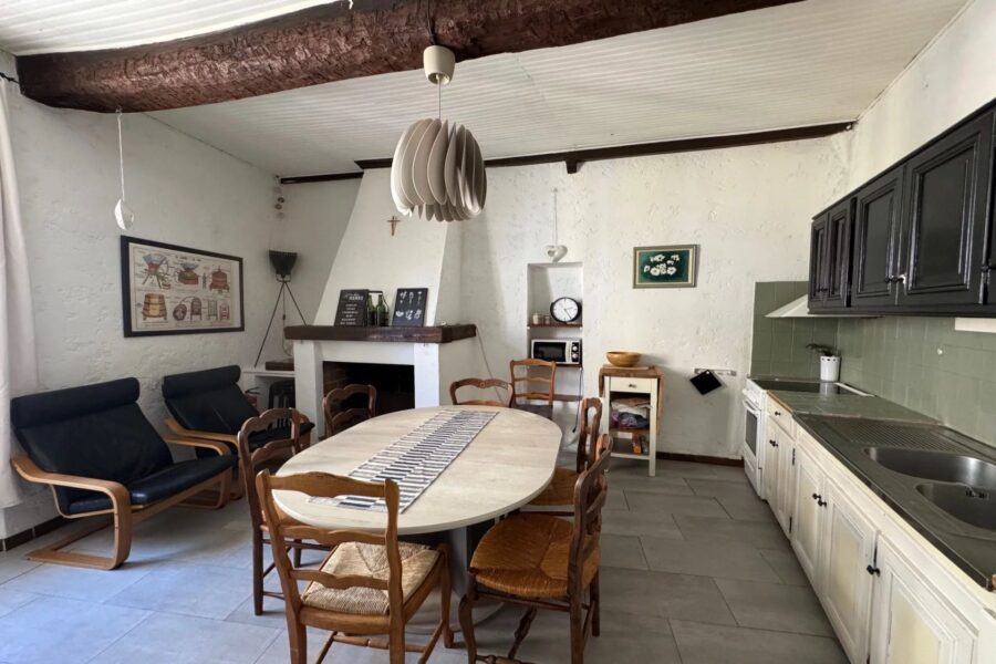 Maison à vendre à Cotignac — Vue sur la ville — photo 9
