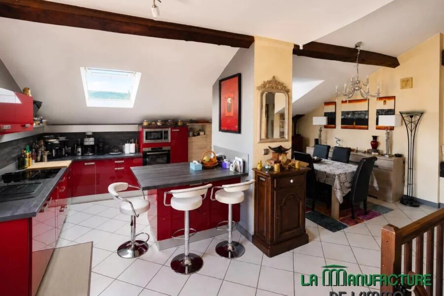 Appartement à vendre à Le chambon-feugerolles — Vue montagne — photo 2