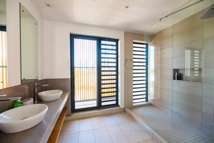 Maison à vendre à Roches noires — Vue parc & jardin — photo 9