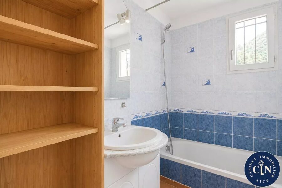 Maison à vendre à Le broc — Vue montagne — photo 13