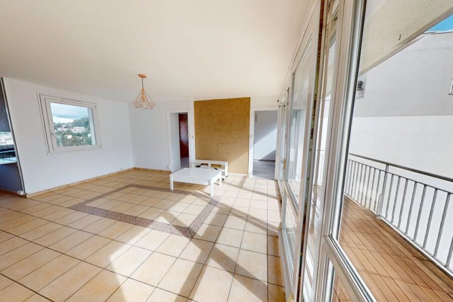 Appartement à vendre à Saint-Étienne — Vue montagne — photo 2