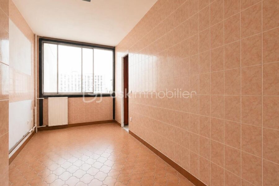 Appartement à vendre à Bobigny — Vue sur la ville — photo 8