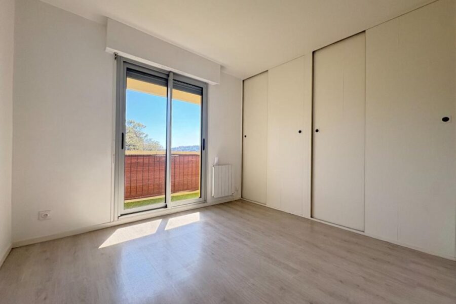 Appartement à louer à Nice — Vue sur la ville — photo 8