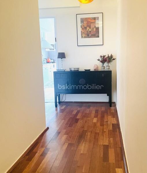 Appartement à vendre à Paris 14e arrondissement — Vue sur la ville — photo 8