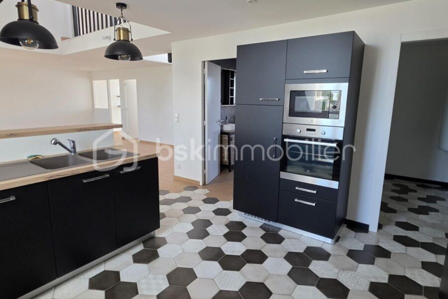Appartement à vendre à Fougeres — Vue sur la ville — photo 8