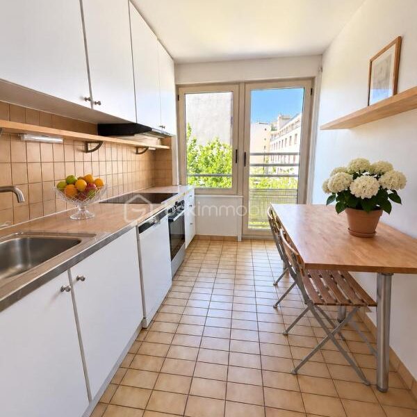 Appartement à vendre à Paris 15e arrondissement — Vue sur la ville — photo 8