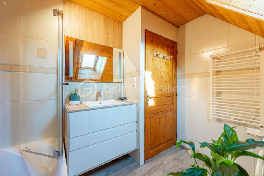 Appartement à vendre à Thorens glieres — Vue montagne — photo 8