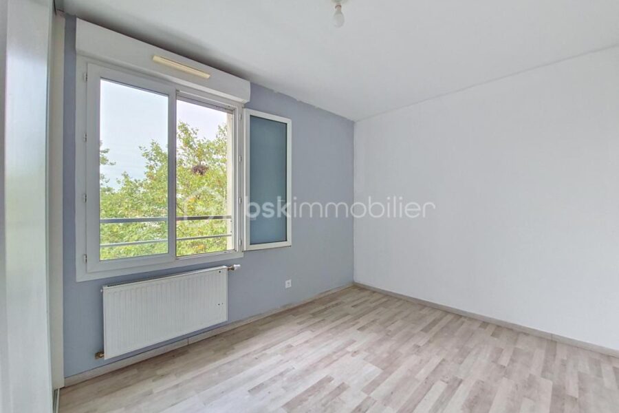 Appartement à vendre à Vénissieux — Vue sur la ville — photo 8