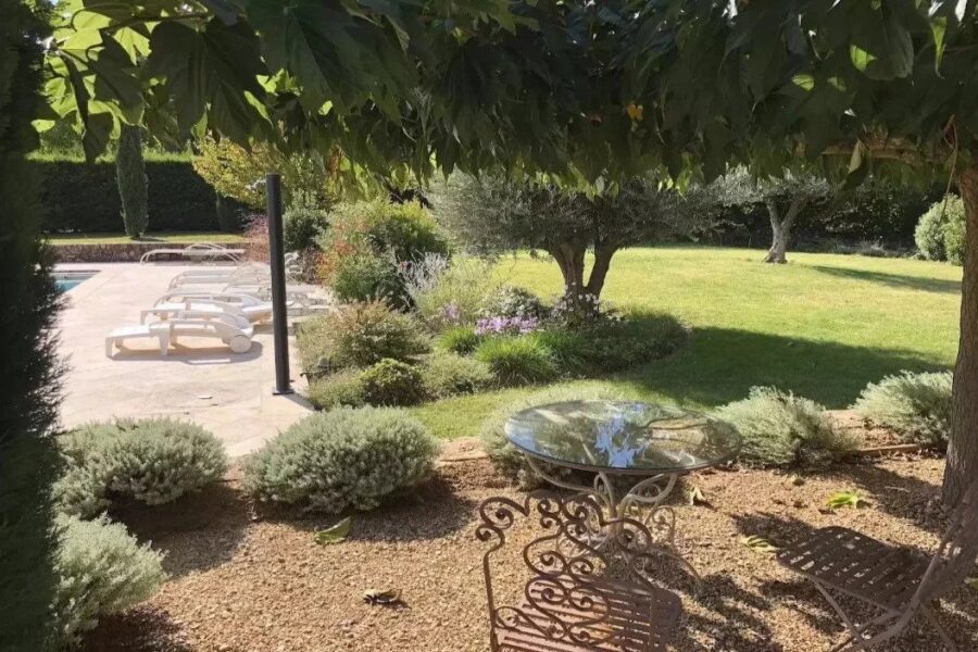 Maison à vendre à Cotignac — Vue parc & jardin — photo 8