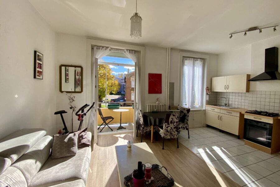 Appartement à vendre à Saint-Étienne — Vue sur la ville — photo 2