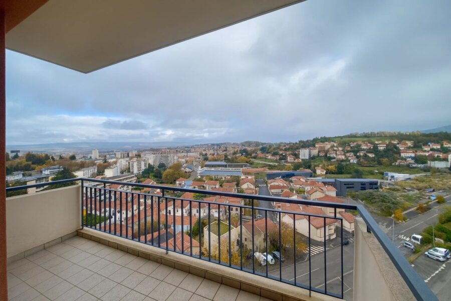 Appartement à vendre à Saint-Étienne — Vue sur la ville — photo 1