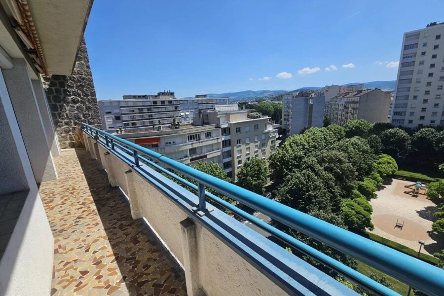 Appartement à vendre à Saint-Étienne — Vue sur la ville — photo 1