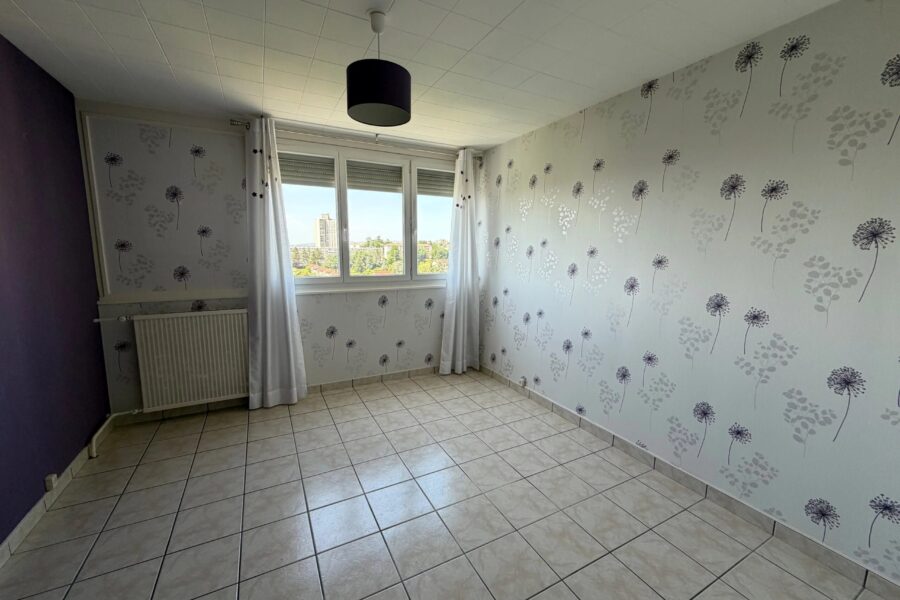 Appartement à vendre à Saint-Étienne — Vue sur la ville — photo 8