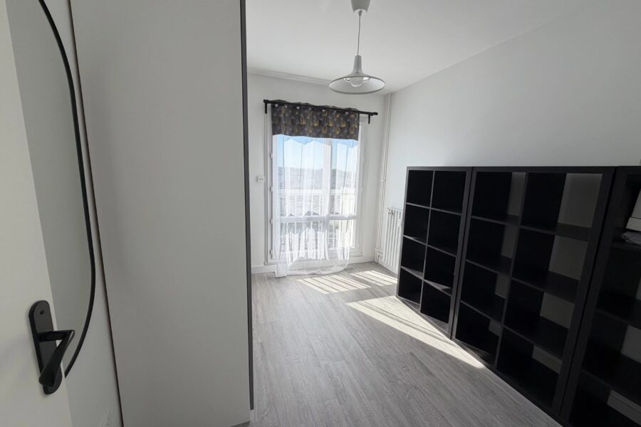 Appartement à vendre à Saint-Étienne — Vue montagne — photo 12