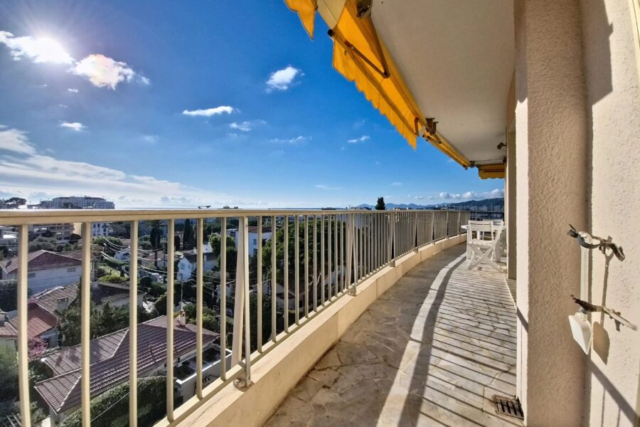 Appartement à vendre à Juan-les-pins — Vue mer — photo 2