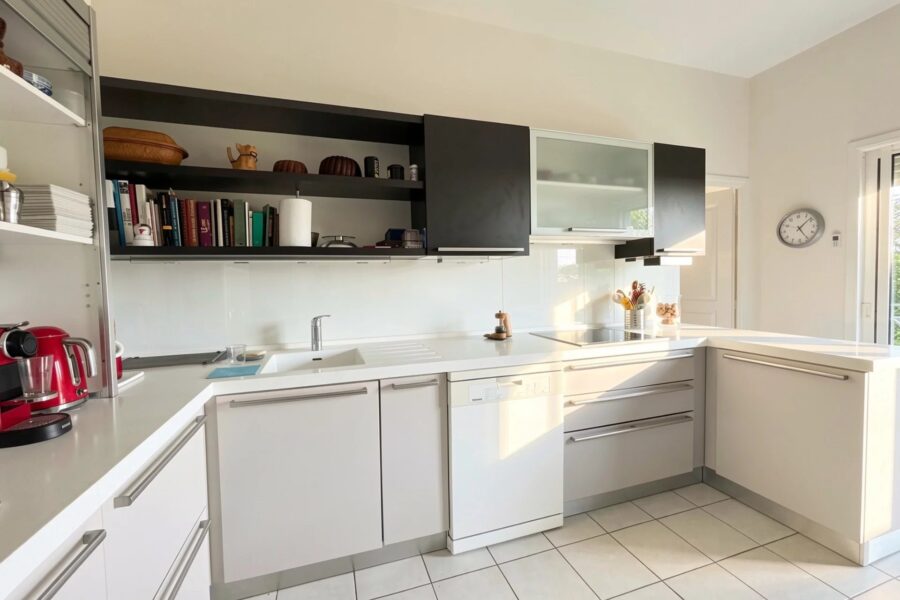 Maison à vendre à Charbonnières-les-bains — Vue parc & jardin — photo 5
