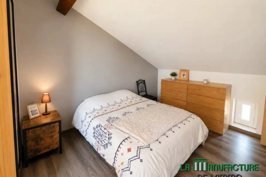 Appartement à vendre à Le chambon-feugerolles — Vue montagne — photo 6