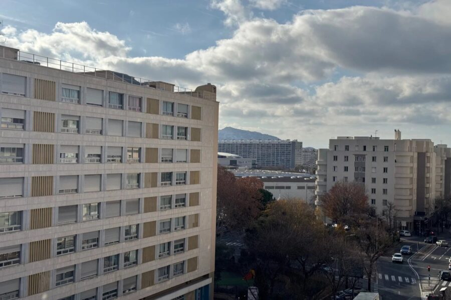 Appartement à vendre à Marseille 8ème — Vue sur la ville — photo 14