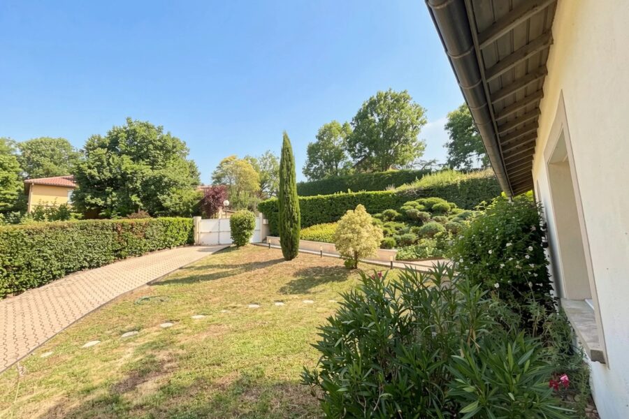 Maison à vendre à Charbonnières-les-bains — Vue parc & jardin — photo 6