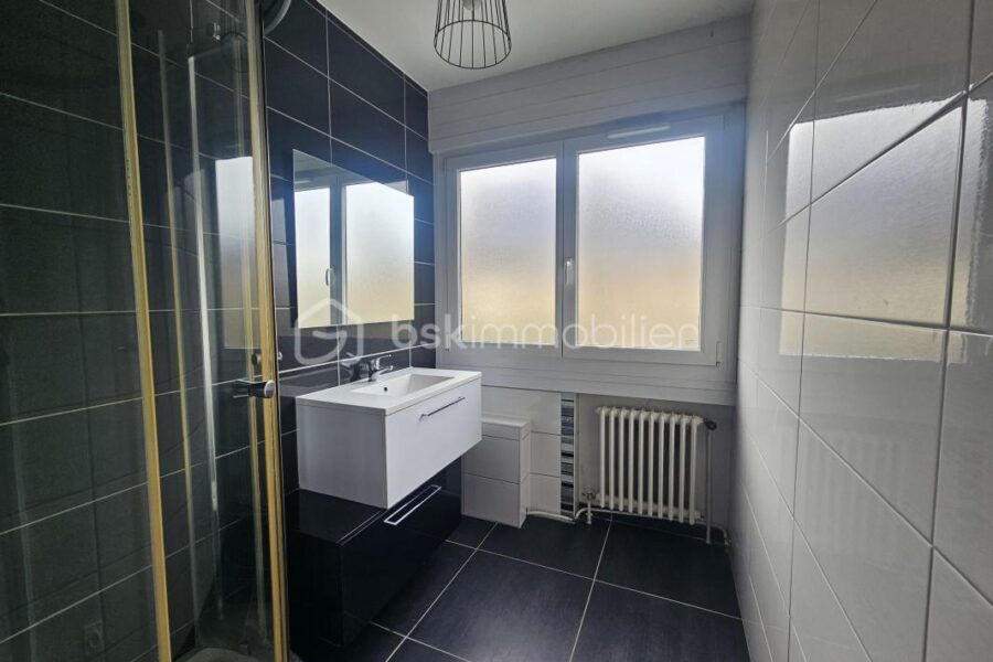 Appartement à vendre à Echirolles — Vue parc & jardin — photo 9
