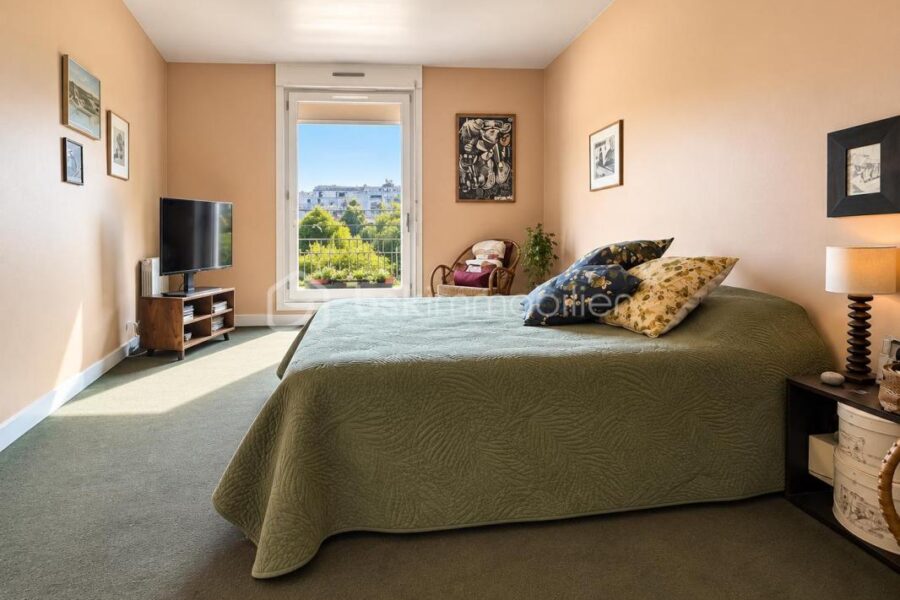 Appartement à vendre à Paris 15e arrondissement — Vue sur la ville — photo 9